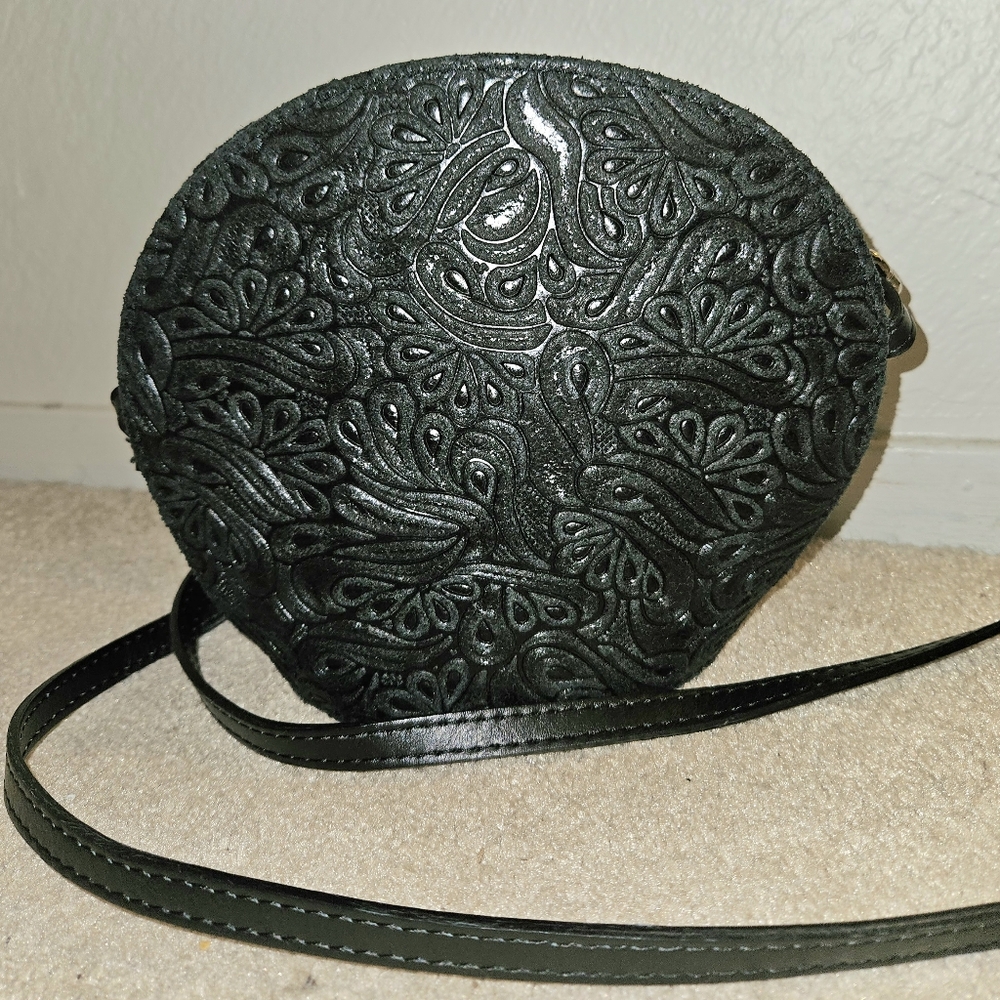 Borse and Pelle Embossed Leather Crossbody